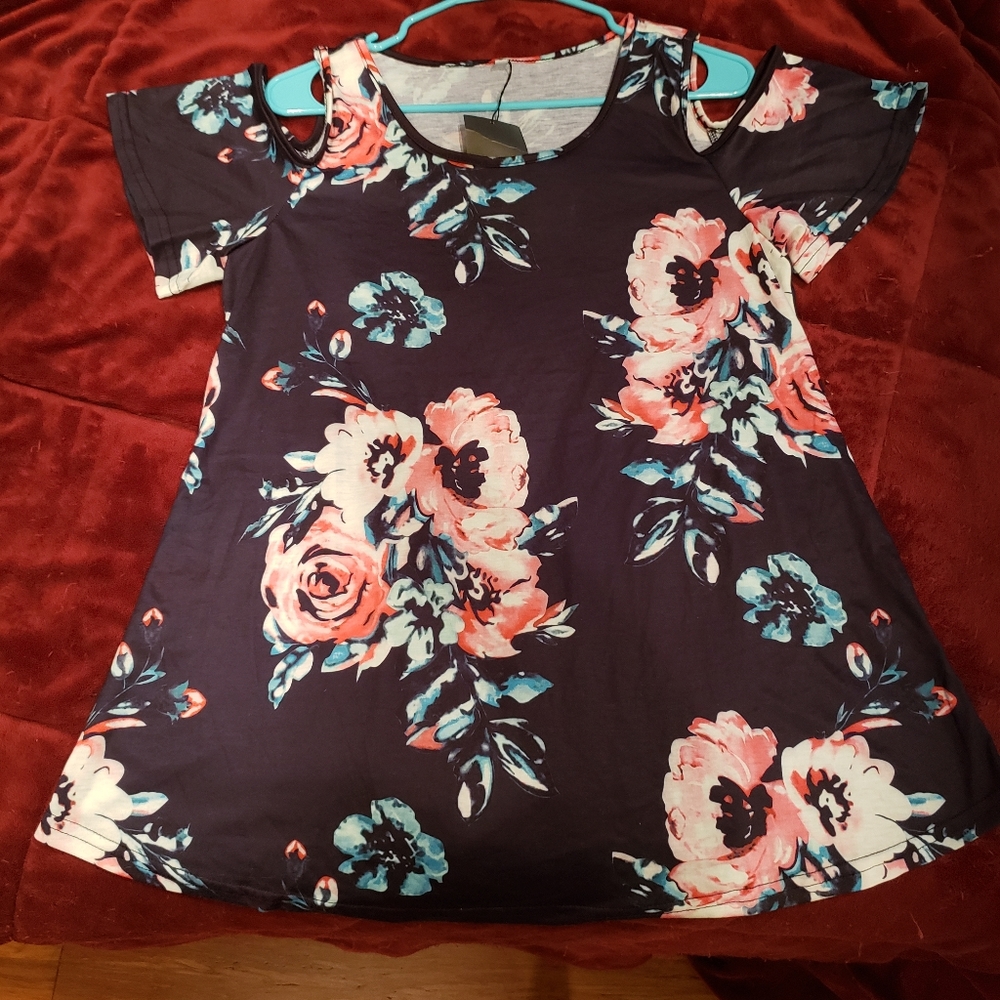 Cold shoulder top